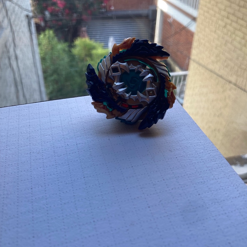 Beyblade burst turbo slingshock fafnir f4